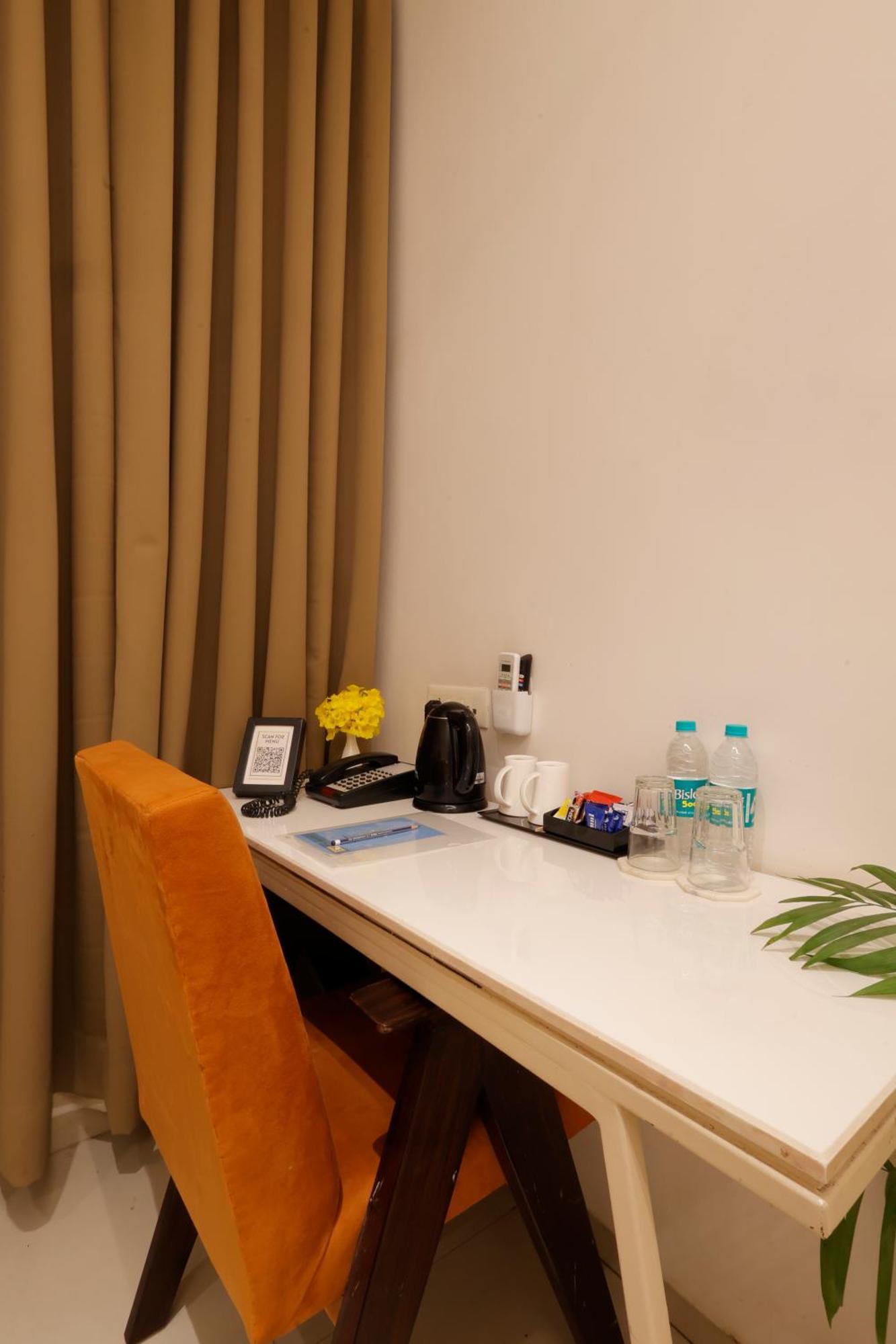 Hotel Varuna Waranasi Zewnętrze zdjęcie