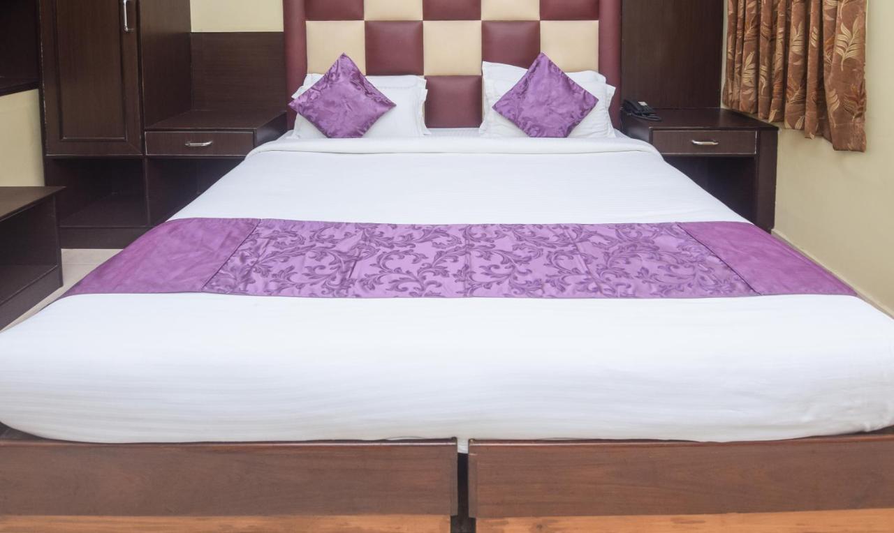Hotel Varuna Waranasi Zewnętrze zdjęcie
