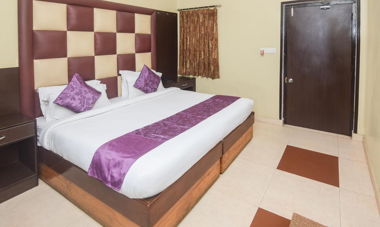 Hotel Varuna Waranasi Zewnętrze zdjęcie