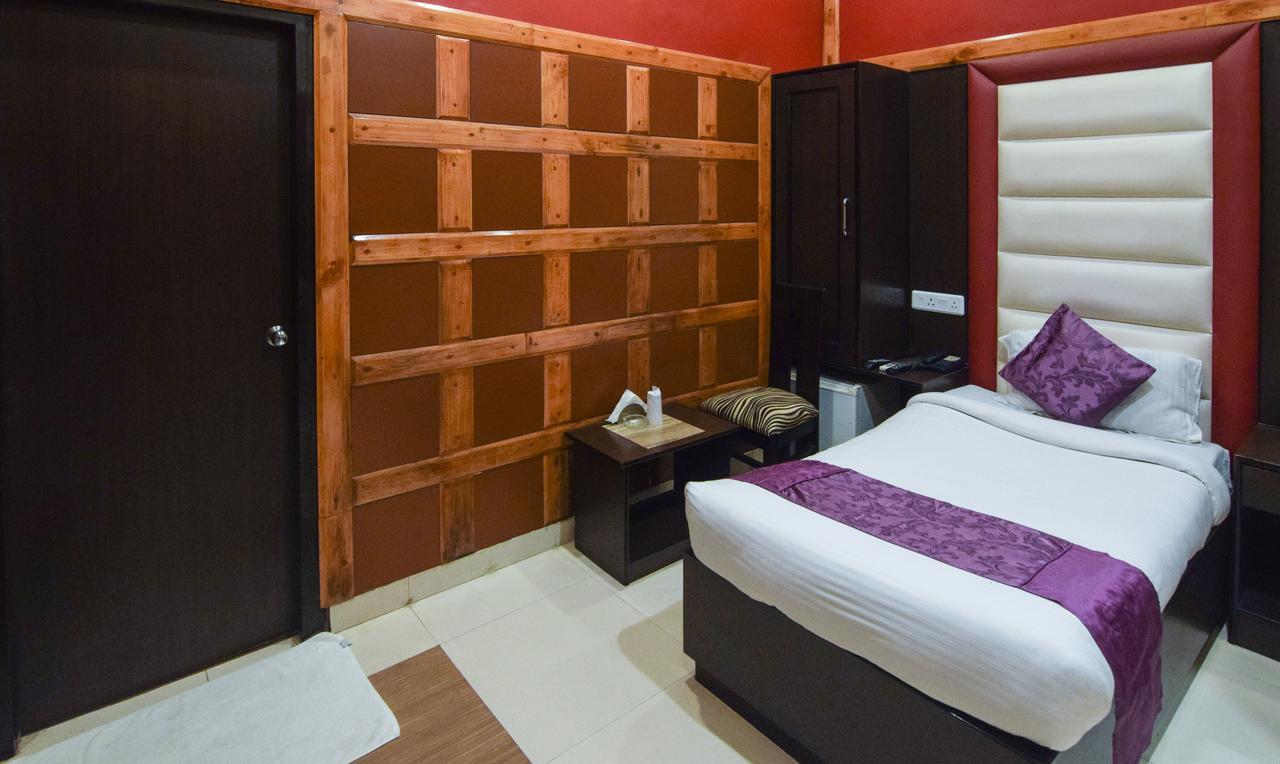Hotel Varuna Waranasi Zewnętrze zdjęcie