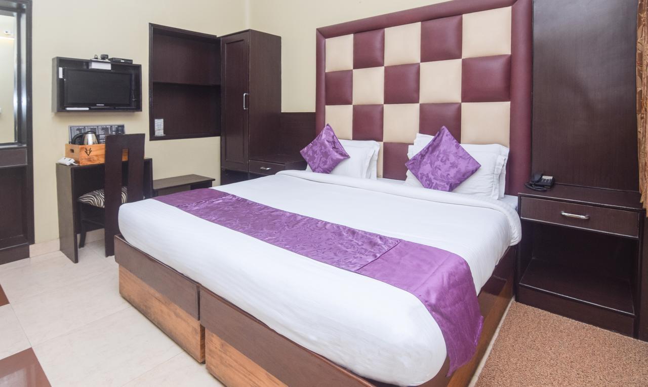 Hotel Varuna Waranasi Zewnętrze zdjęcie