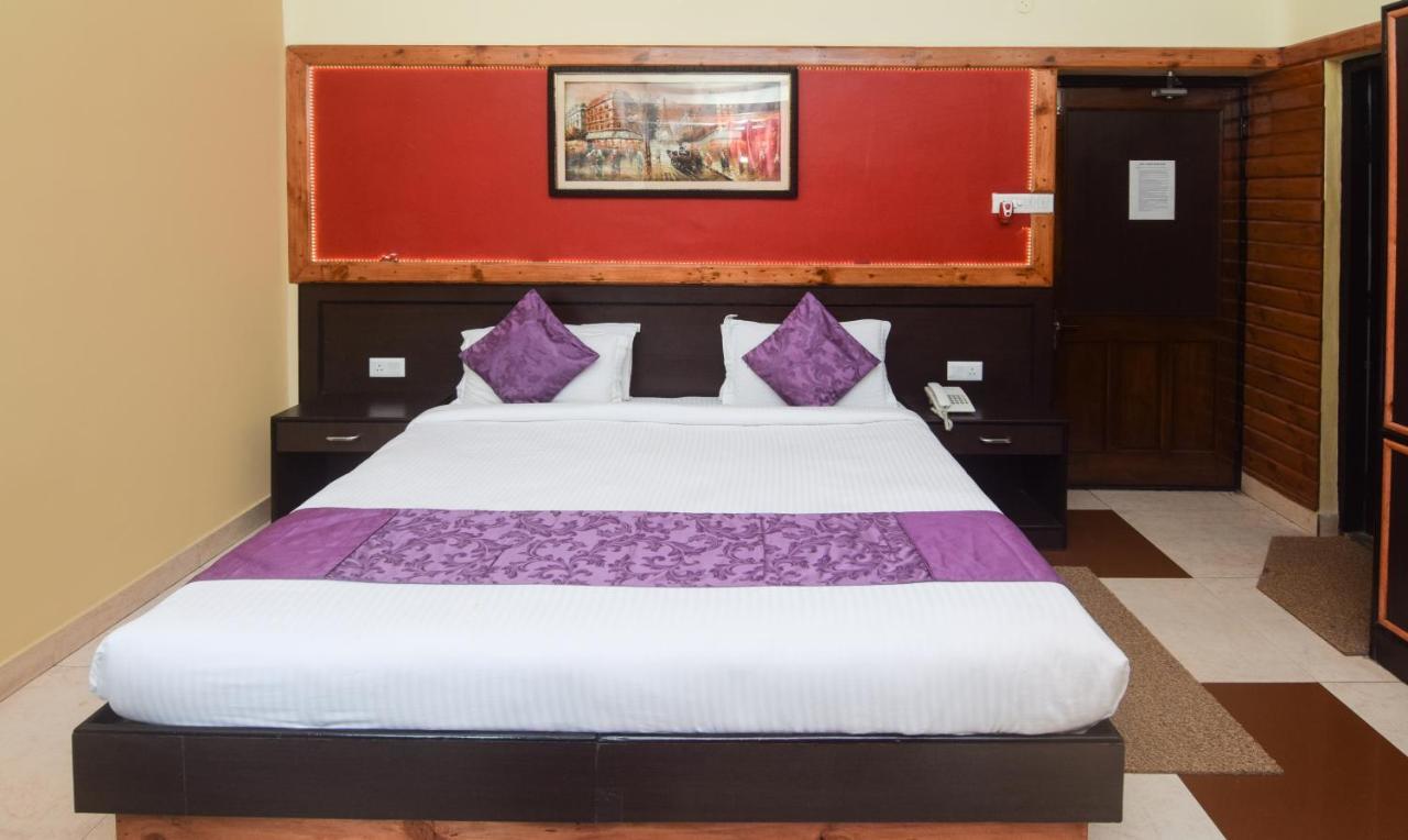 Hotel Varuna Waranasi Zewnętrze zdjęcie