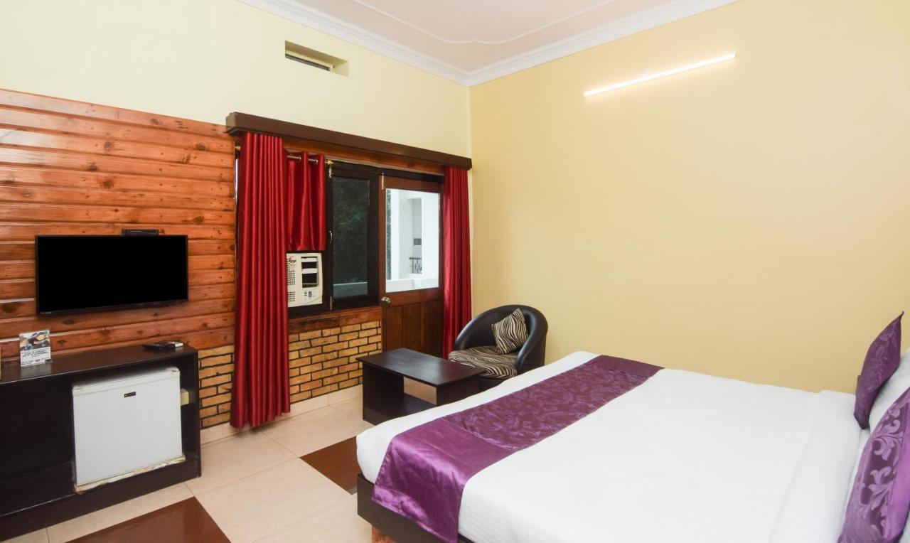 Hotel Varuna Waranasi Zewnętrze zdjęcie