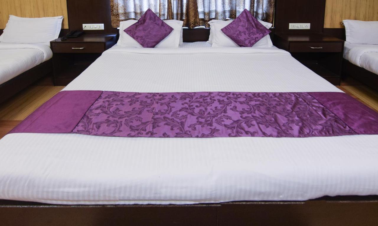 Hotel Varuna Waranasi Zewnętrze zdjęcie